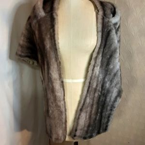 Reginia Glenara vintage stole/wrap